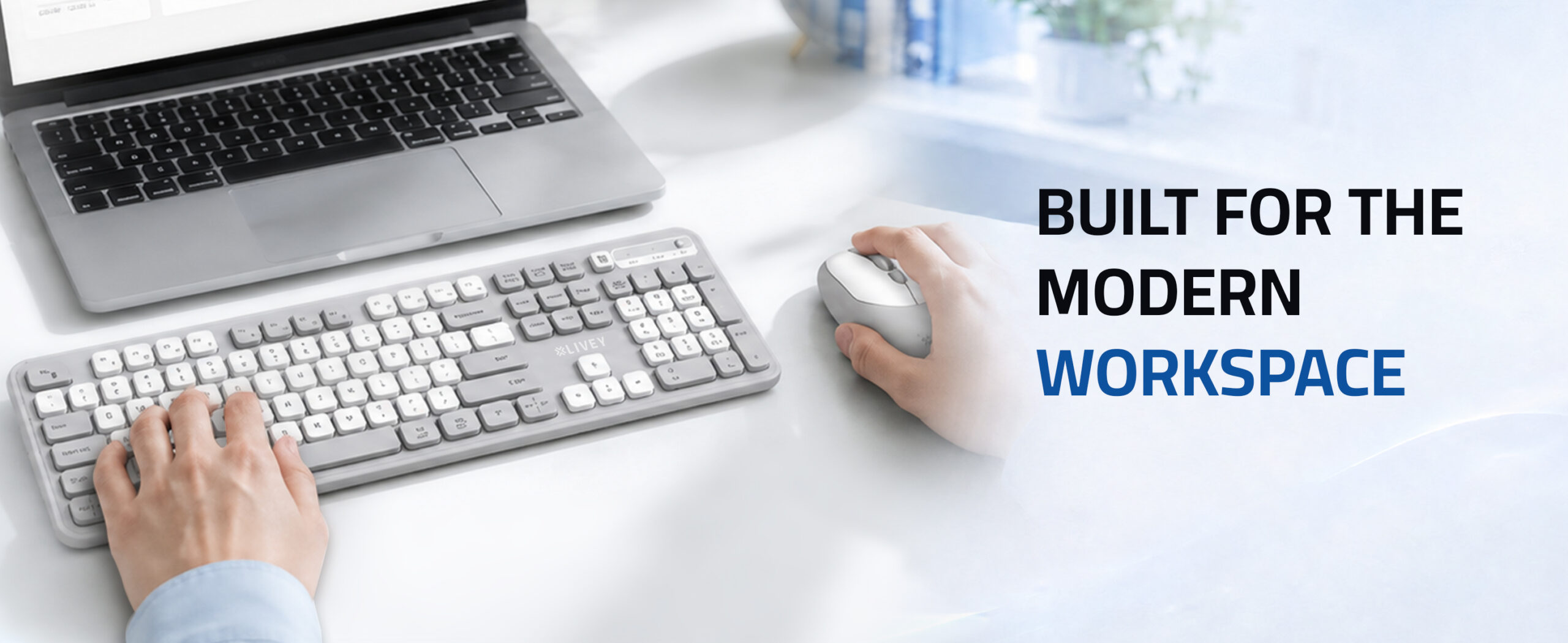 Savvi CB75W wireless keyboard and mouse in use